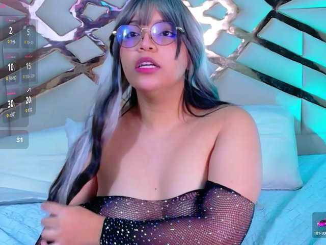 innocenthazel live cam on BongaCams
