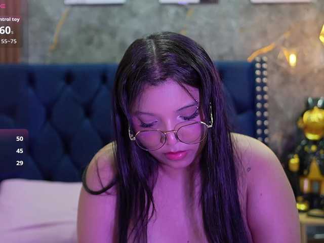 innocenthazel live cam on BongaCams