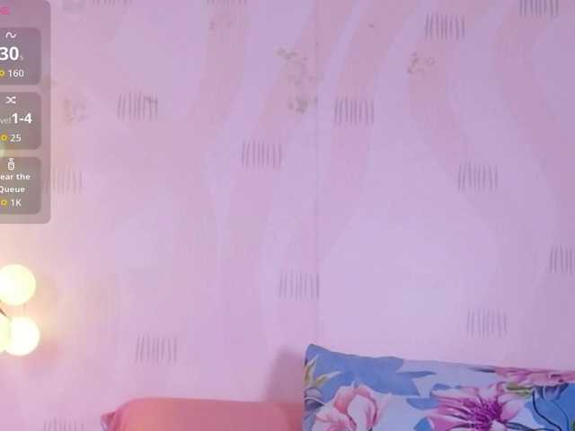 innocenthazel live cam on BongaCams