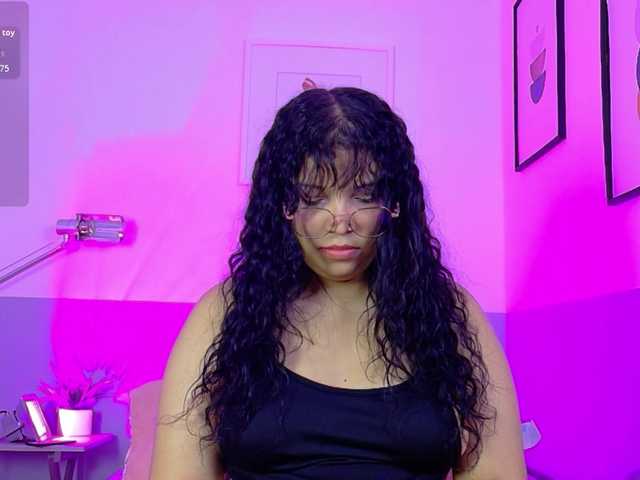 innocenthazel live cam on BongaCams