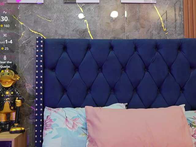 innocenthazel live cam on BongaCams
