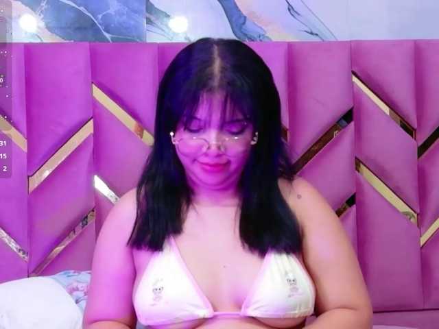 innocenthazel live cam on BongaCams