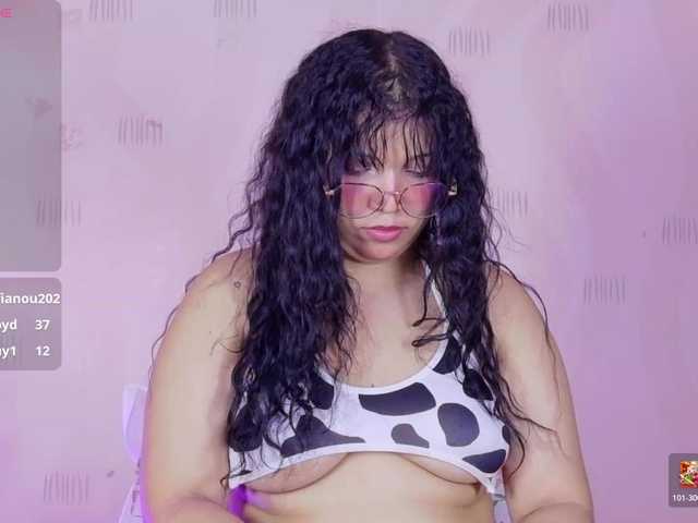 innocenthazel live cam on BongaCams