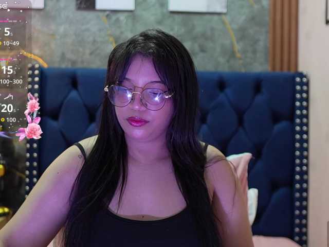 innocenthazel live cam on BongaCams
