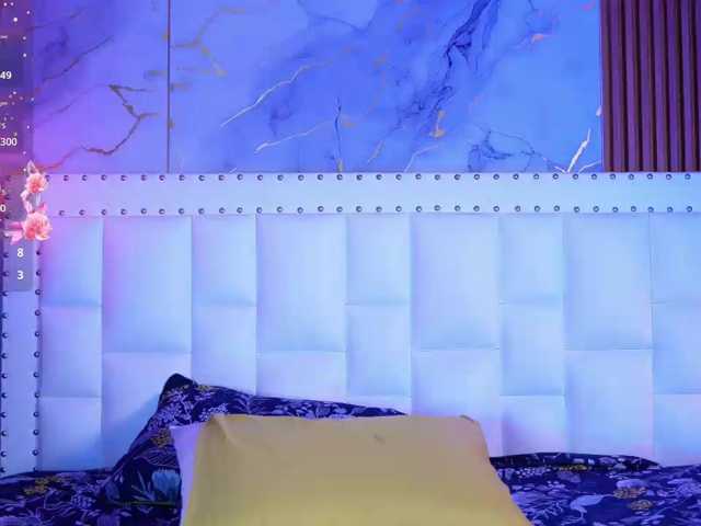innocenthazel live cam preview