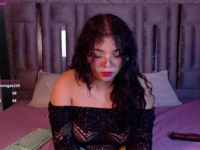 innocenthazel live cam on BongaCams