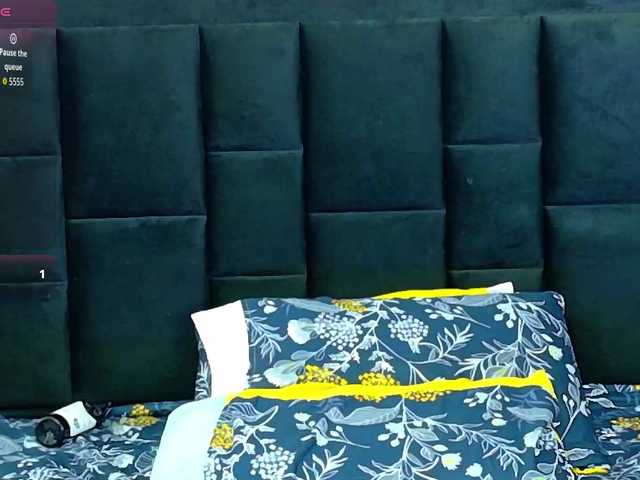 innocenthazel live cam on BongaCams