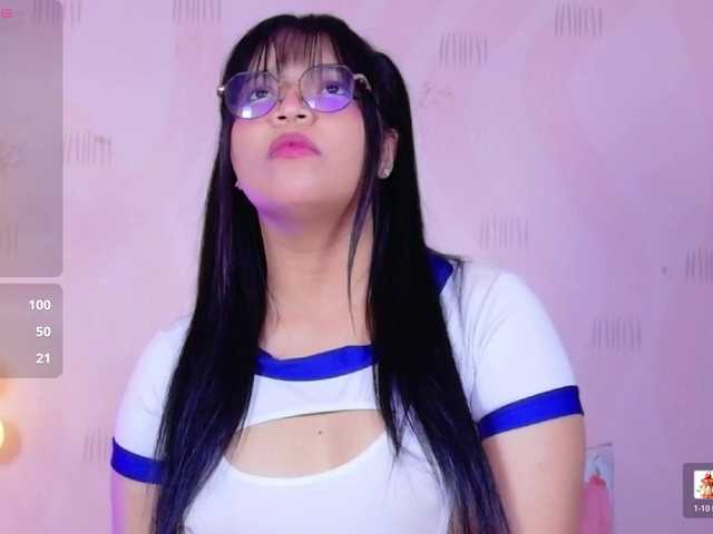 innocenthazel live cam on BongaCams