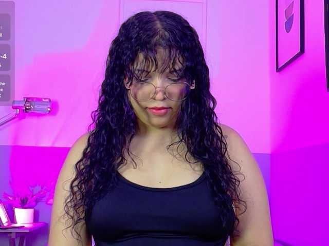 innocenthazel live cam on BongaCams