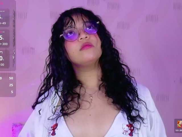 innocenthazel live cam on BongaCams