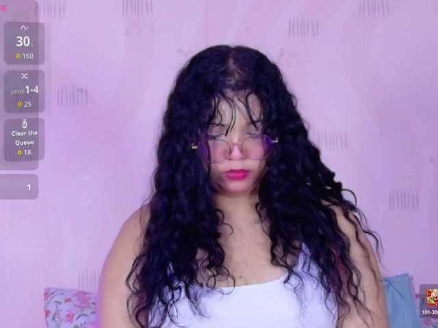 innocenthazel live cam on BongaCams