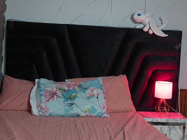 innocenthazel live cam on BongaCams
