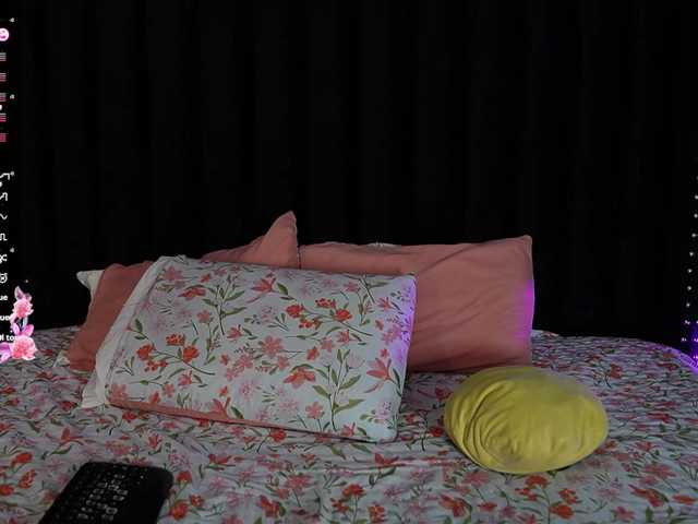 innocenthazel live cam on BongaCams