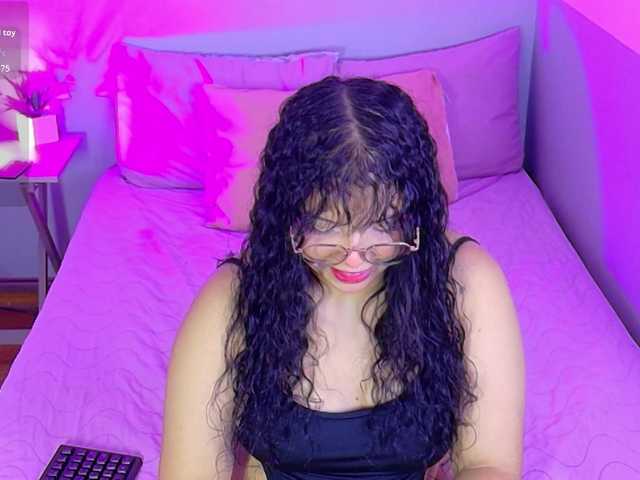 innocenthazel live cam on BongaCams
