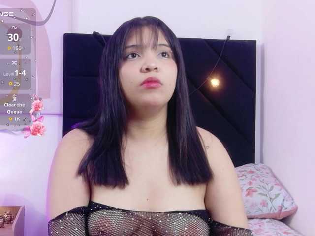 innocenthazel live cam on BongaCams