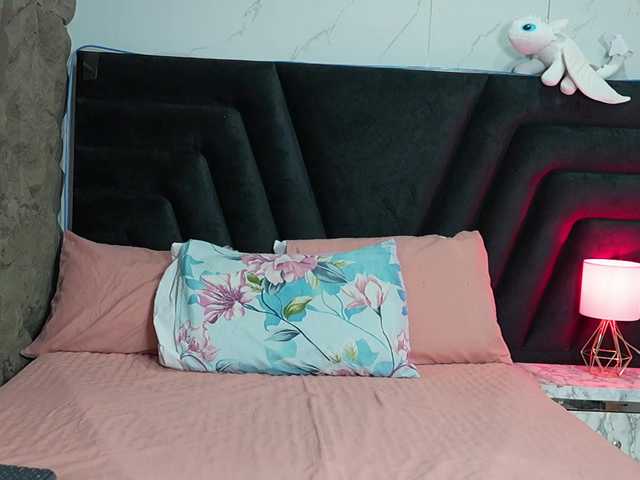 innocenthazel live cam on BongaCams