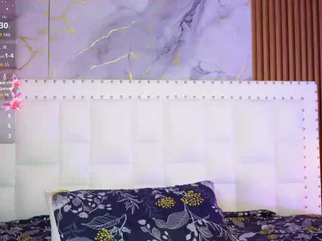 innocenthazel live cam on BongaCams