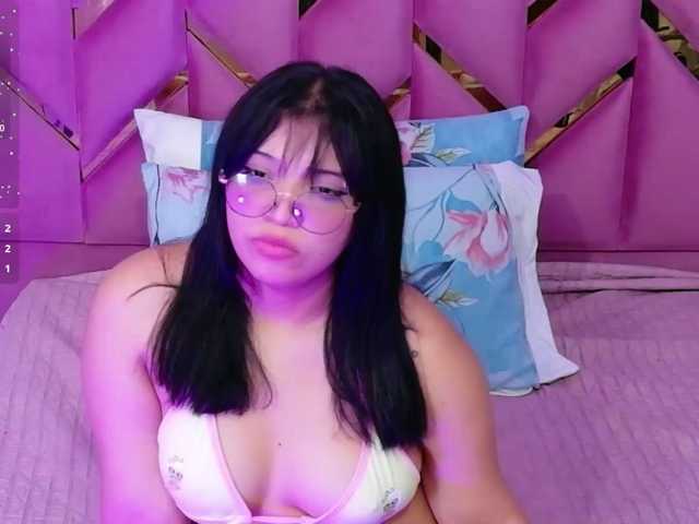 innocenthazel live cam on BongaCams