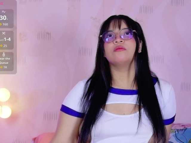 innocenthazel live cam on BongaCams