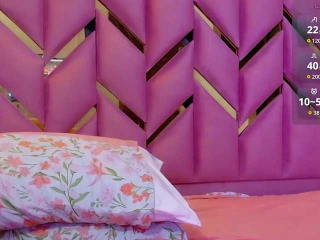 innocenthazel live cam on BongaCams
