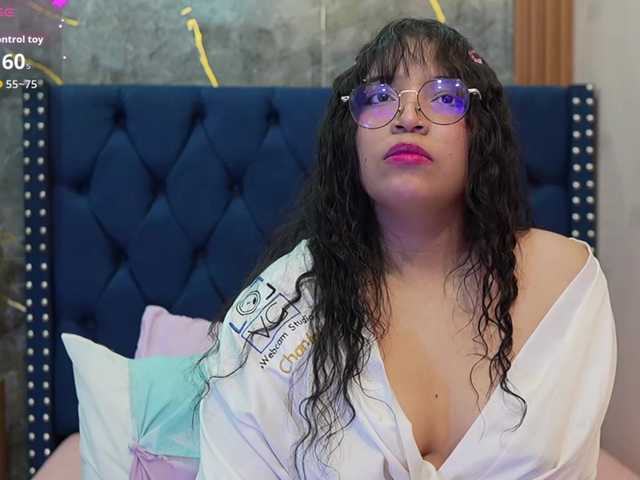innocenthazel live cam on BongaCams
