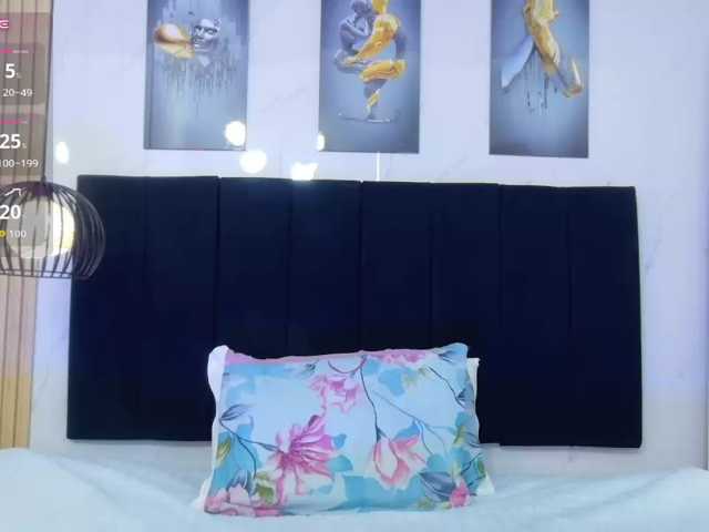 innocenthazel live cam on BongaCams