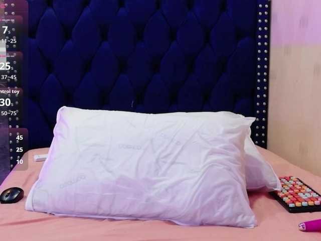 innocenthazel live cam on BongaCams