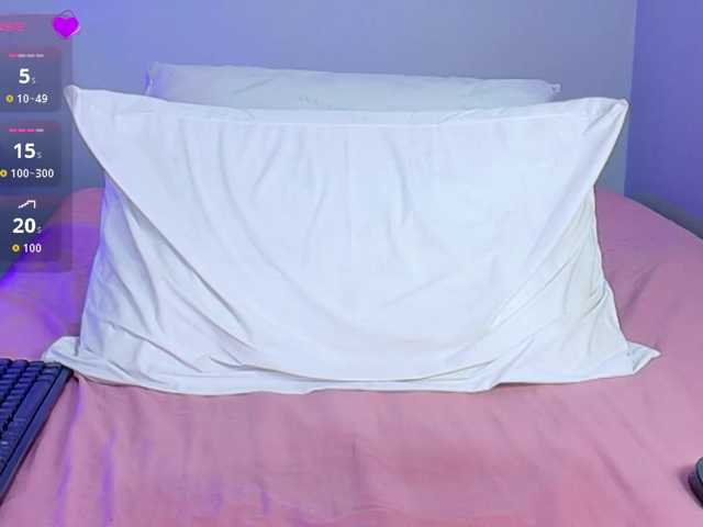 innocenthazel live cam on BongaCams