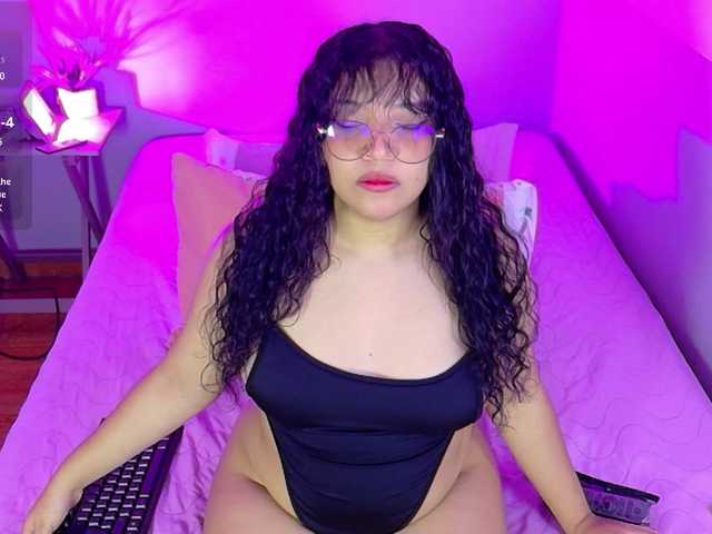 innocenthazel live cam on BongaCams