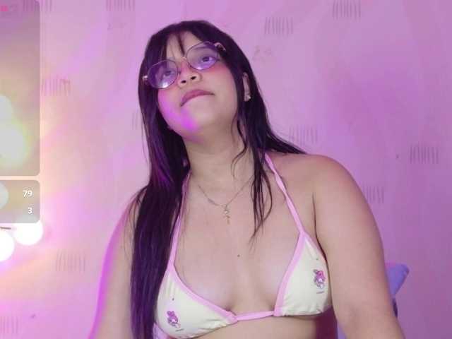 innocenthazel live cam on BongaCams