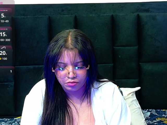 innocenthazel live cam on BongaCams
