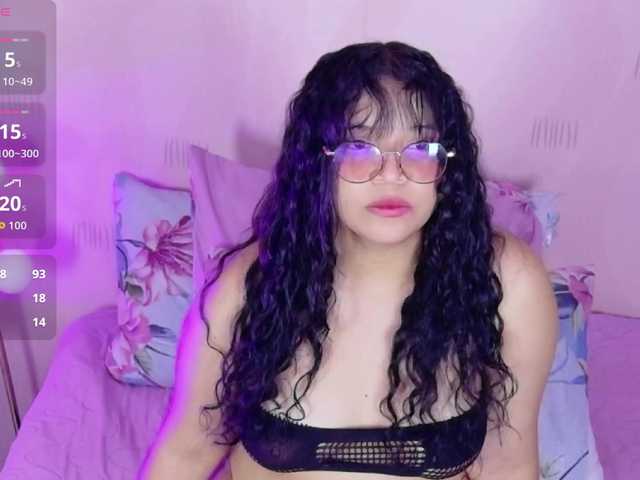 innocenthazel live cam on BongaCams