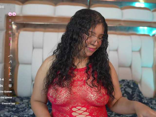 innocenthazel live cam on BongaCams