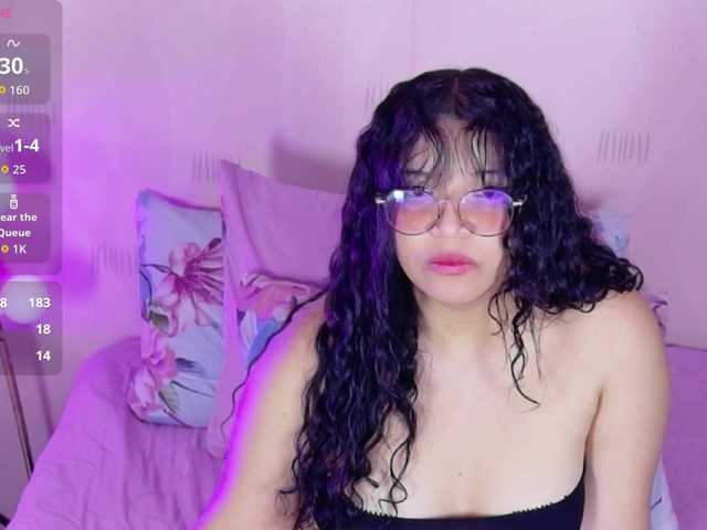 innocenthazel live cam on BongaCams