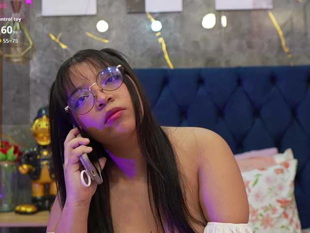 innocenthazel live cam on BongaCams