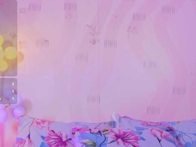 innocenthazel live cam on BongaCams
