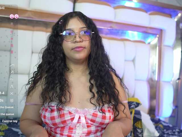 innocenthazel live cam on BongaCams