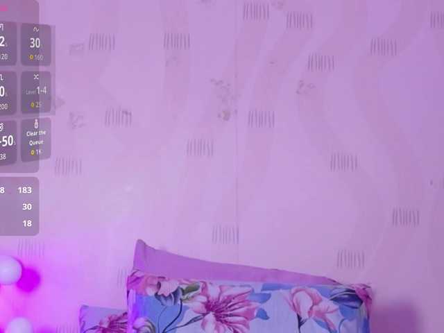 innocenthazel live cam on BongaCams
