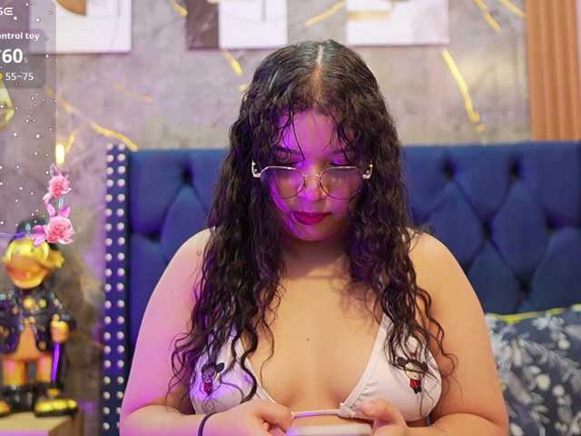 innocenthazel live cam on BongaCams