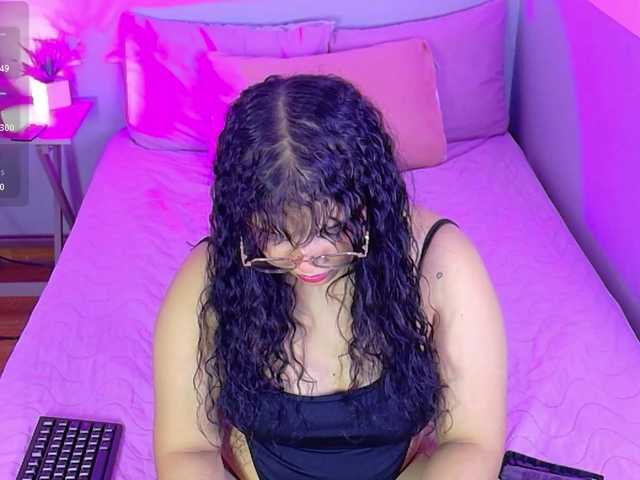 innocenthazel live cam on BongaCams