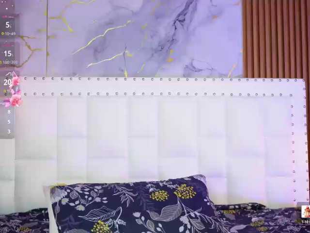 innocenthazel live cam preview