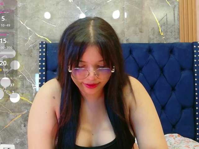 innocenthazel live webcam show