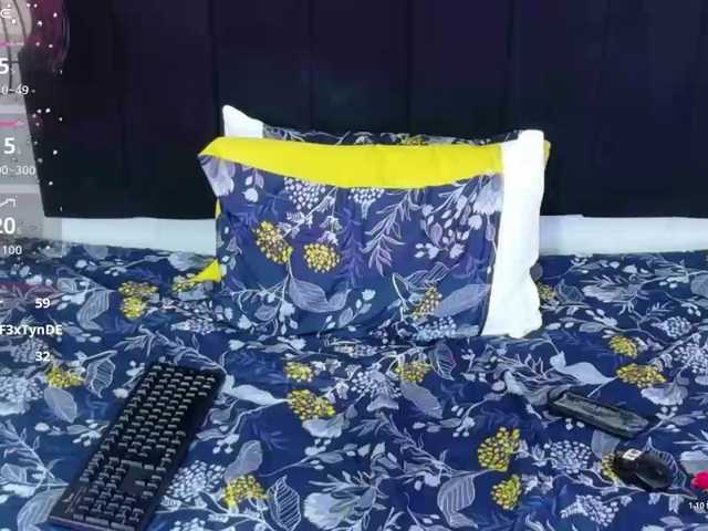 innocenthazel live cam on BongaCams