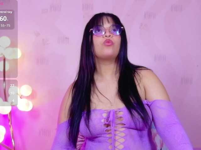 innocenthazel live cam on BongaCams