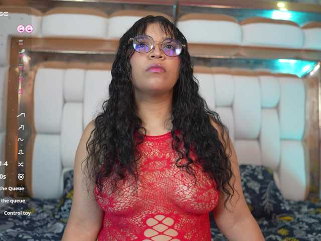 innocenthazel live cam on BongaCams