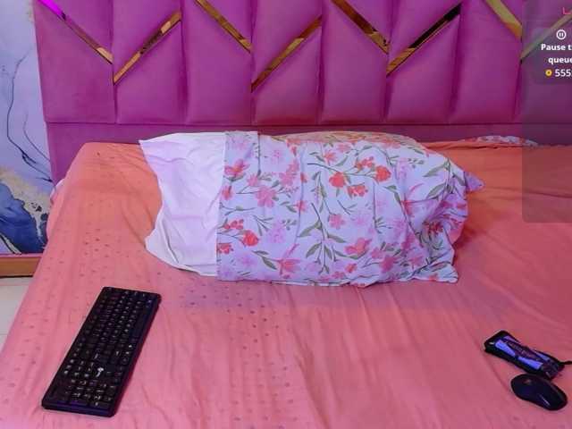 innocenthazel, en vivo ahora en BongaCams