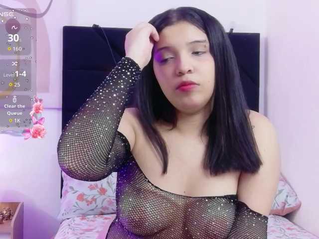 innocenthazel live cam on BongaCams