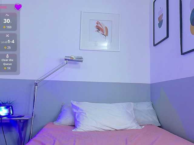 innocenthazel live cam on BongaCams