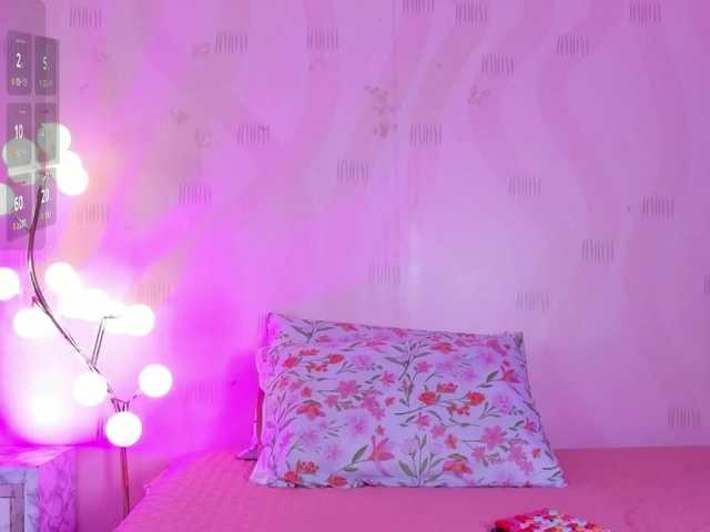 innocenthazel's BongaCams show and profile