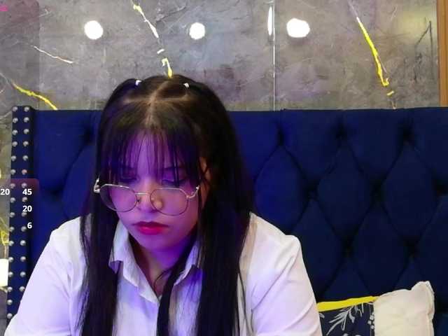 innocenthazel live cam on BongaCams
